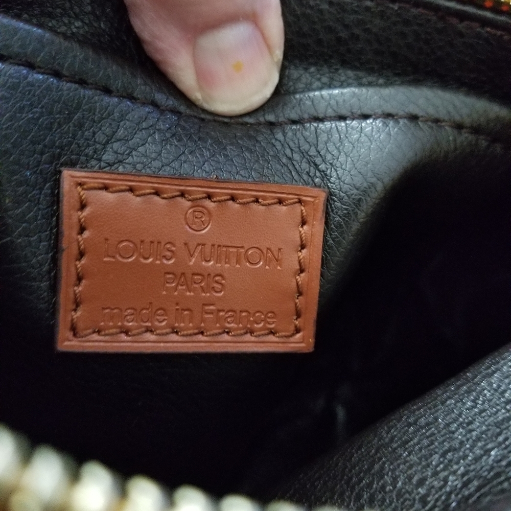 Authentic Louis Vuitton Onatah Fleur Ltd Ed. PM - Picture 10 of 16